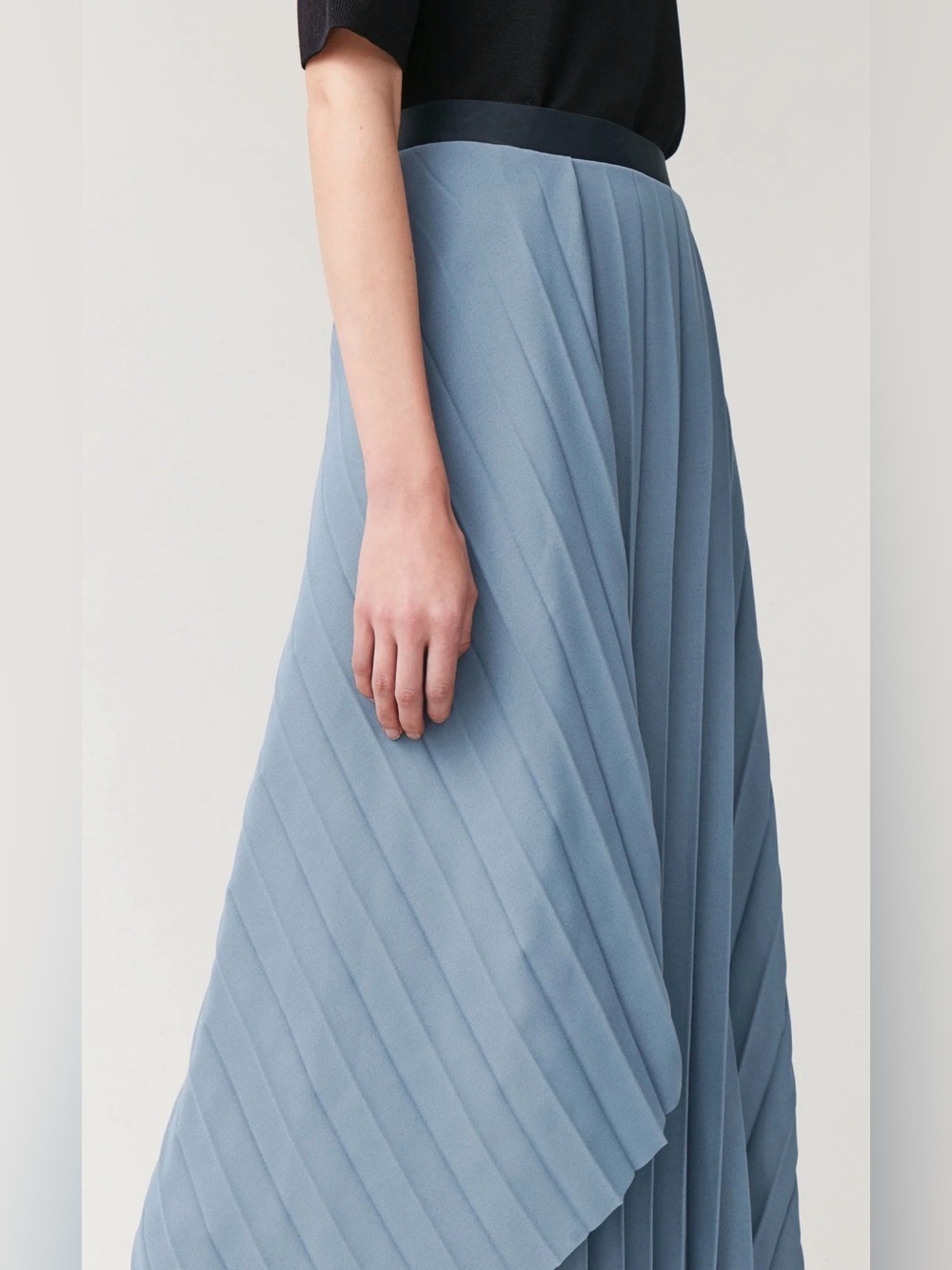 COS Slate Blue Pleated asymmetrical Maxi Skirt Stretch Waist Women’s Size 2